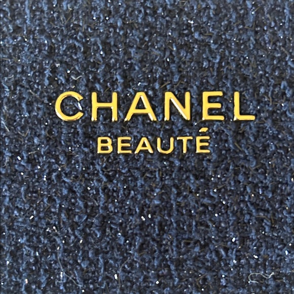 CHANEL Beaute Navy Tweed Travel Cosmetic Pouch with Gold Logo - Picture 2 of 9